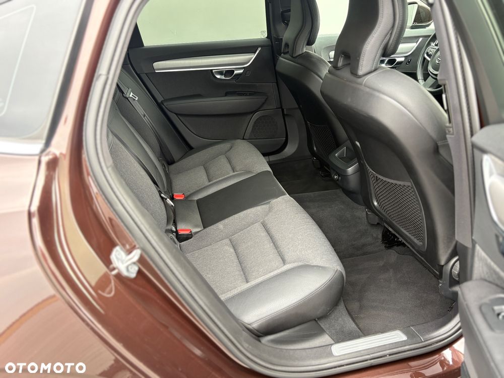 Volvo S90 D4 Momentum Pro - 22