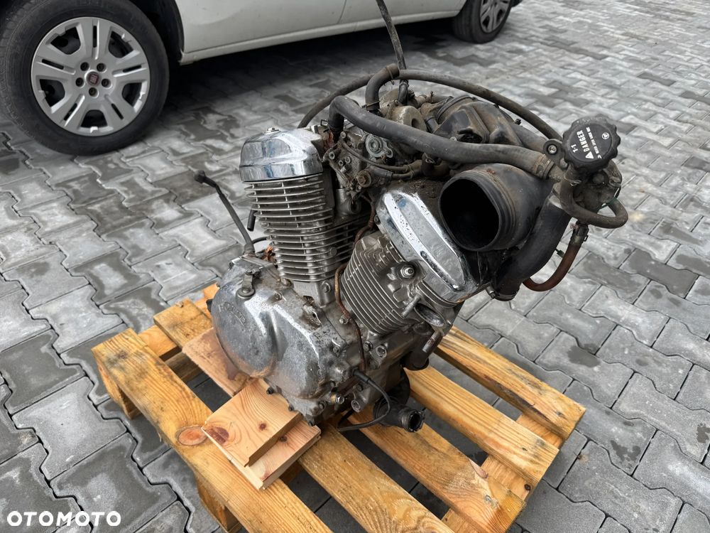 SILNIK KOMPLETNY HONDA VT600 SHADOW PC21E - 3