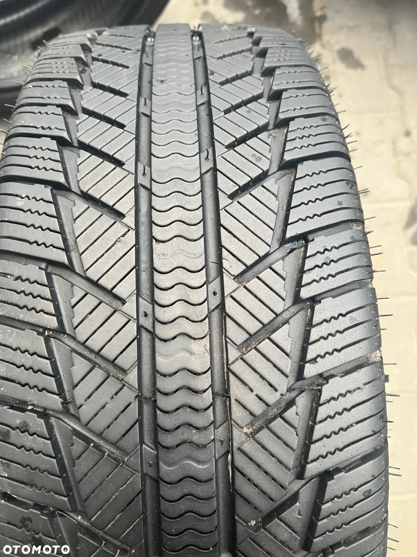 235/65R16C SYRON EVEREST C 1SZT - 1