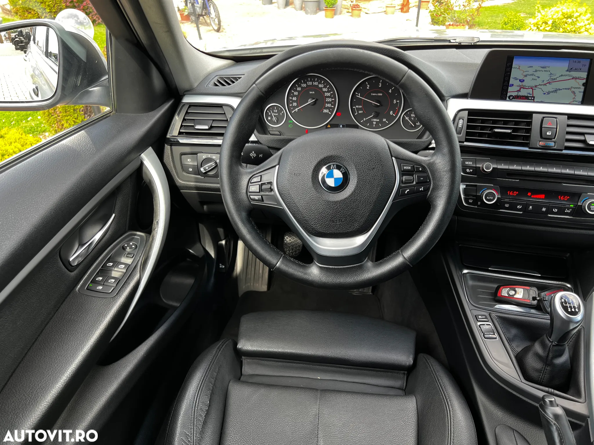 BMW Seria 3 318d Touring - 30