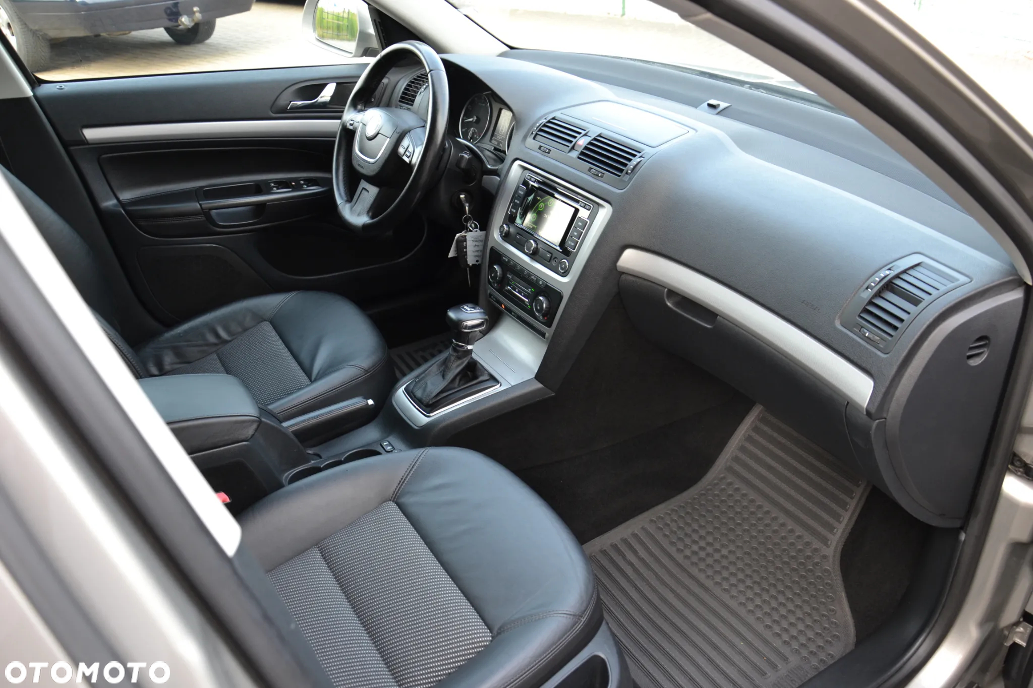 Skoda Octavia Combi 1.4 TSI DSG Ambition - 28