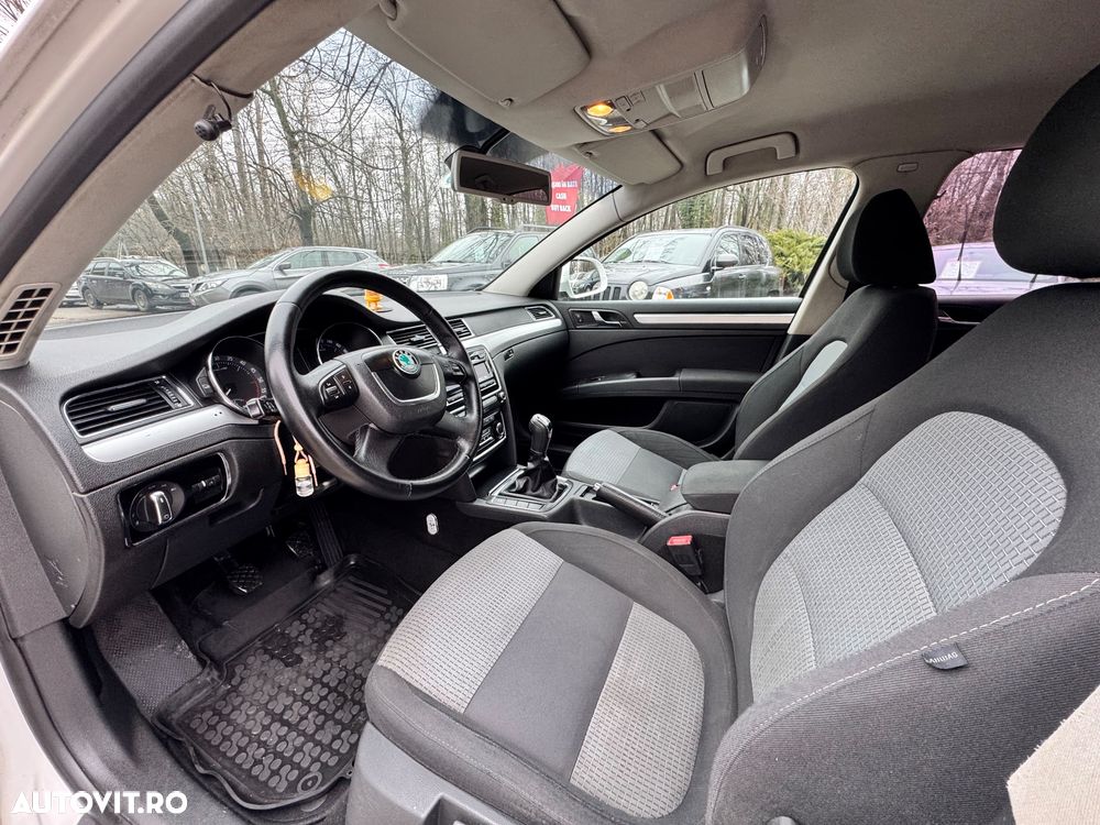 Skoda Superb 2.0 TDI Active - 10