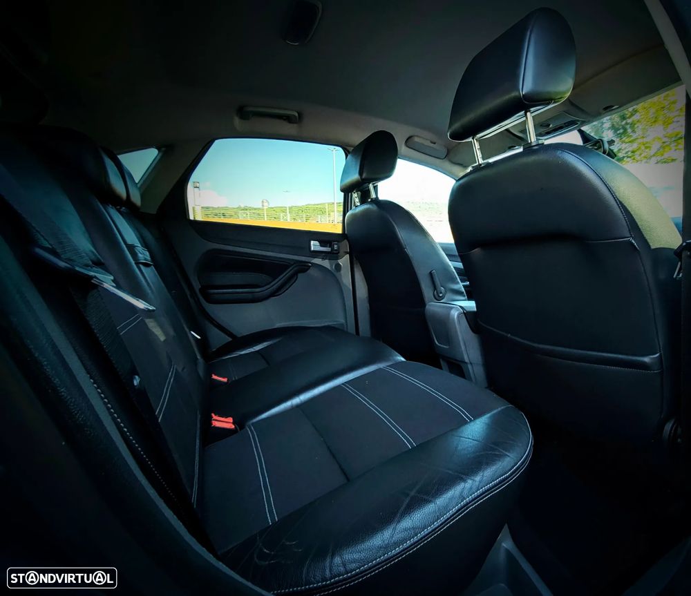 Ford Focus 1.6 TDCi Titanium - 8