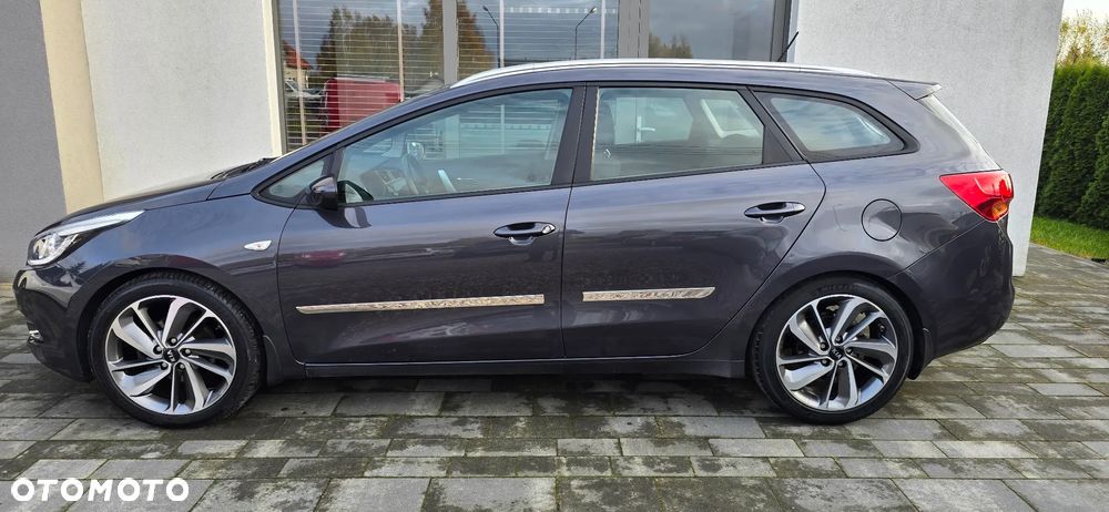 Kia Ceed 1.6 CRDi 128 Dream-Team Edition - 13