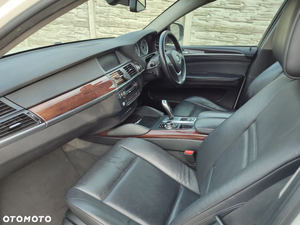 BMW X6 xDrive30d - 11