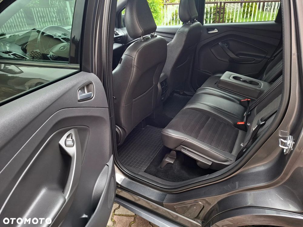 Ford Kuga 1.5 EcoBoost 2x4 ST-Line - 29