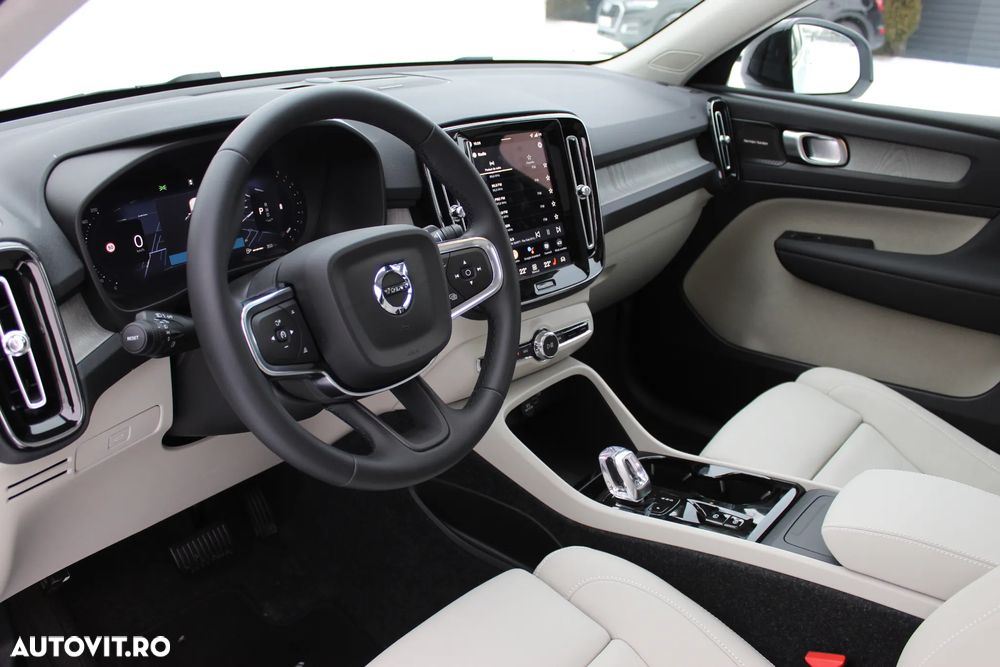 Volvo XC 40 B4 AT FWD MHEV Ultimate Dark - 11