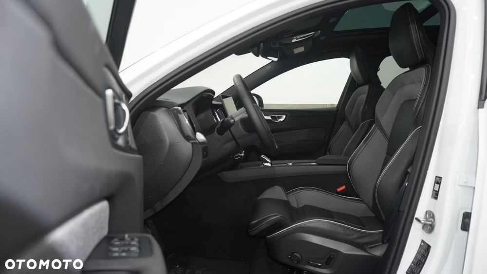 Volvo XC 60 B5 B AWD Ultra Black Edition - 12
