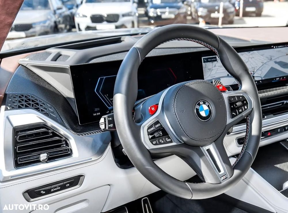 BMW XM 50e - 11