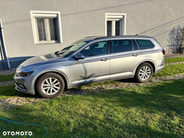 Volkswagen Passat 2.0 TDI SCR Comfortline - 4