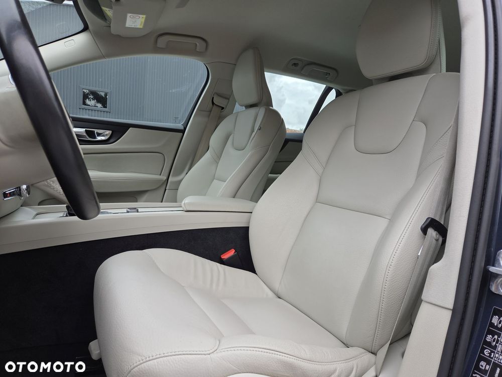 Volvo V60 D3 Geartronic Momentum Pro - 11