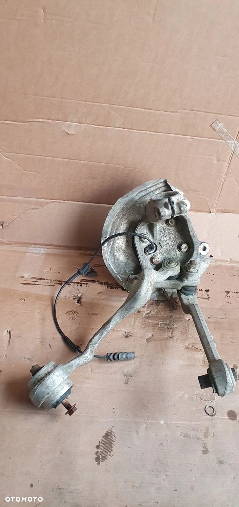 Zwrotnica piasta prawy przód przednia prawa BMW I E81 E87 3 E90 E91 6773210 - 7