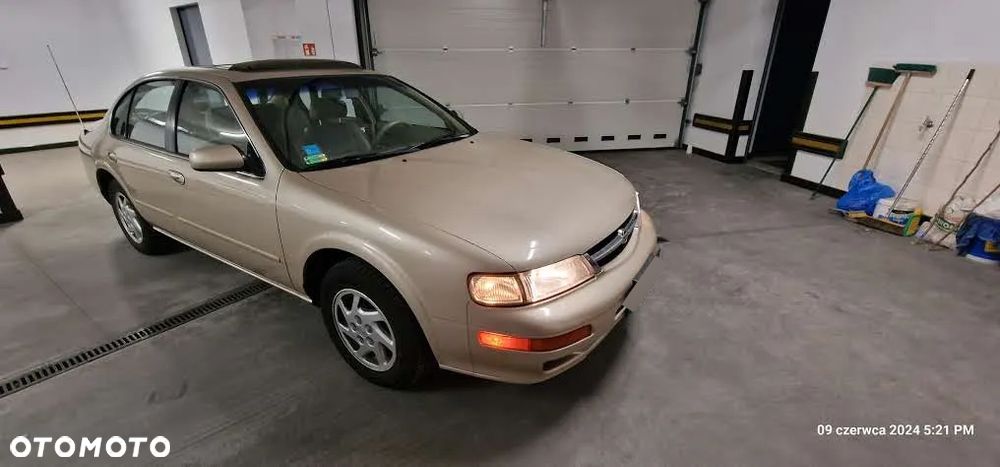 Nissan Maxima QX 3.0 SE - 14
