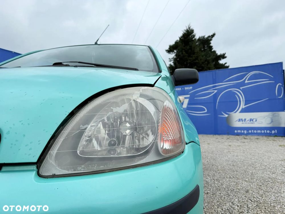 Toyota Yaris 1.0 Base - 11