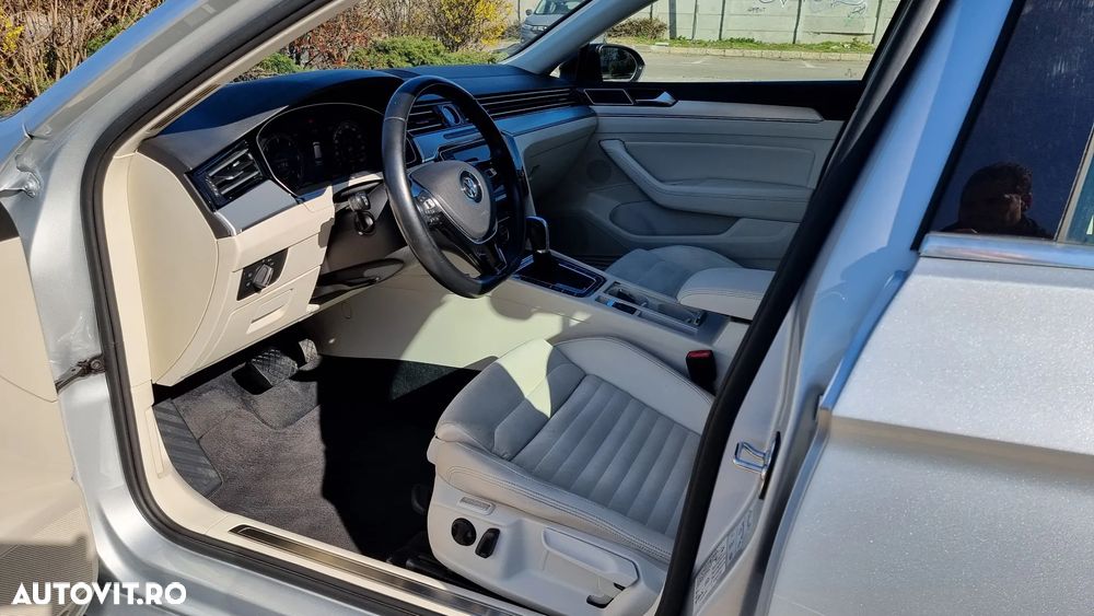 Volkswagen Passat Variant 2.0 TDI DSG 4Motion Highline - 10
