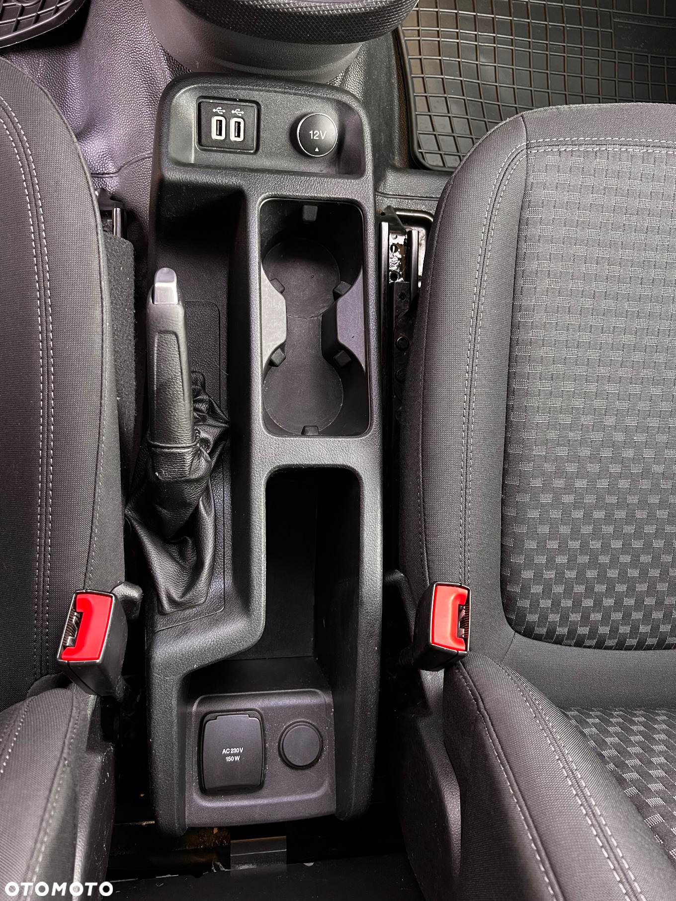 Ford Transit Connect - 13