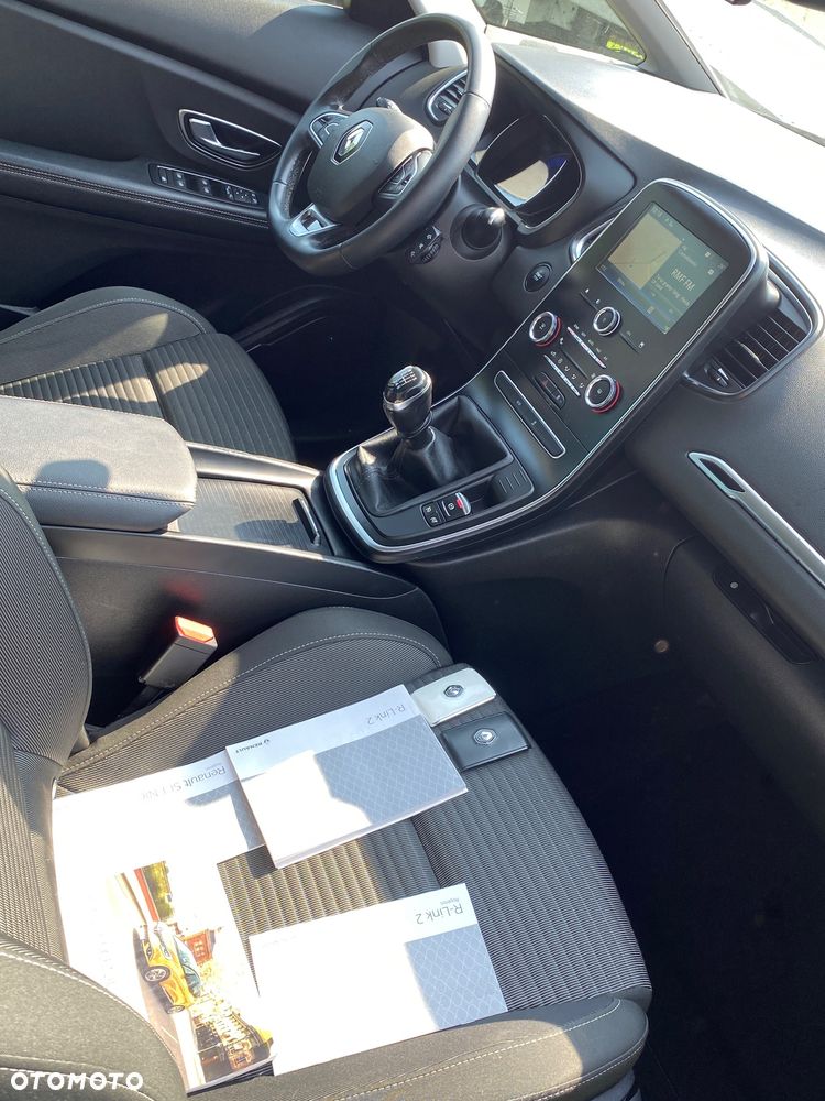 Renault Scenic - 12