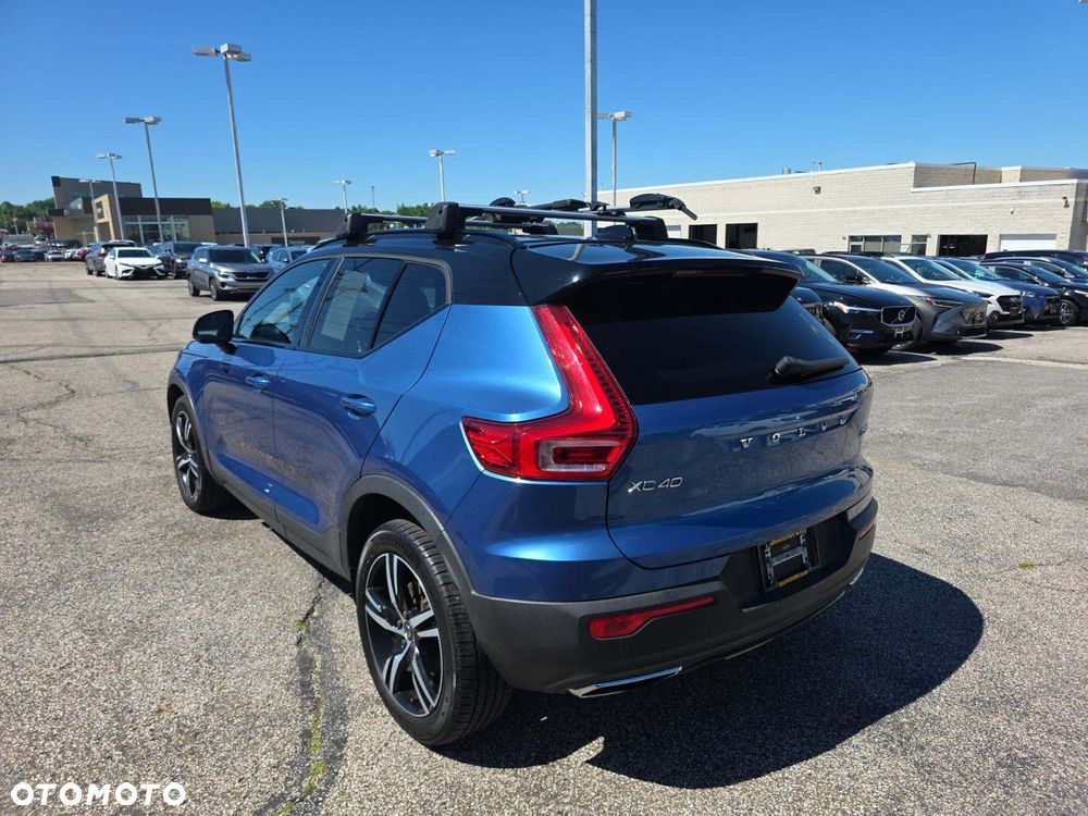 Volvo XC 40 T5 AWD R-Design - 3