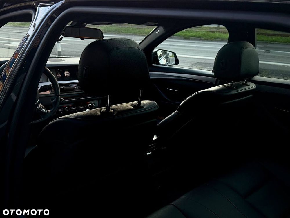 BMW Seria 5 520d Touring M Sport Edition - 23