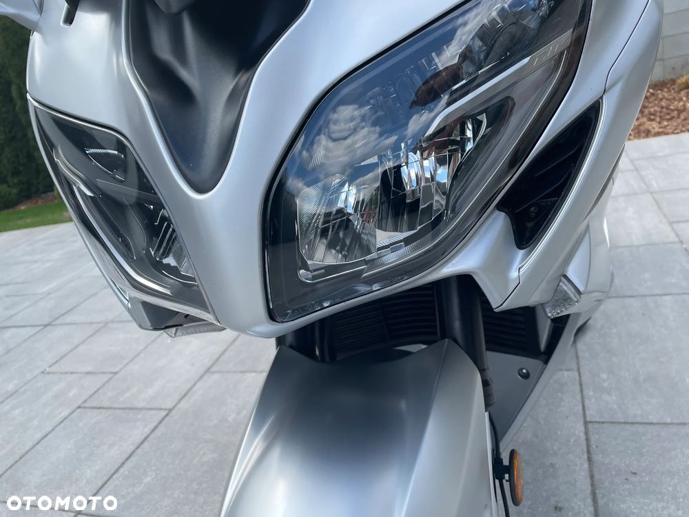 Yamaha FJR - 18