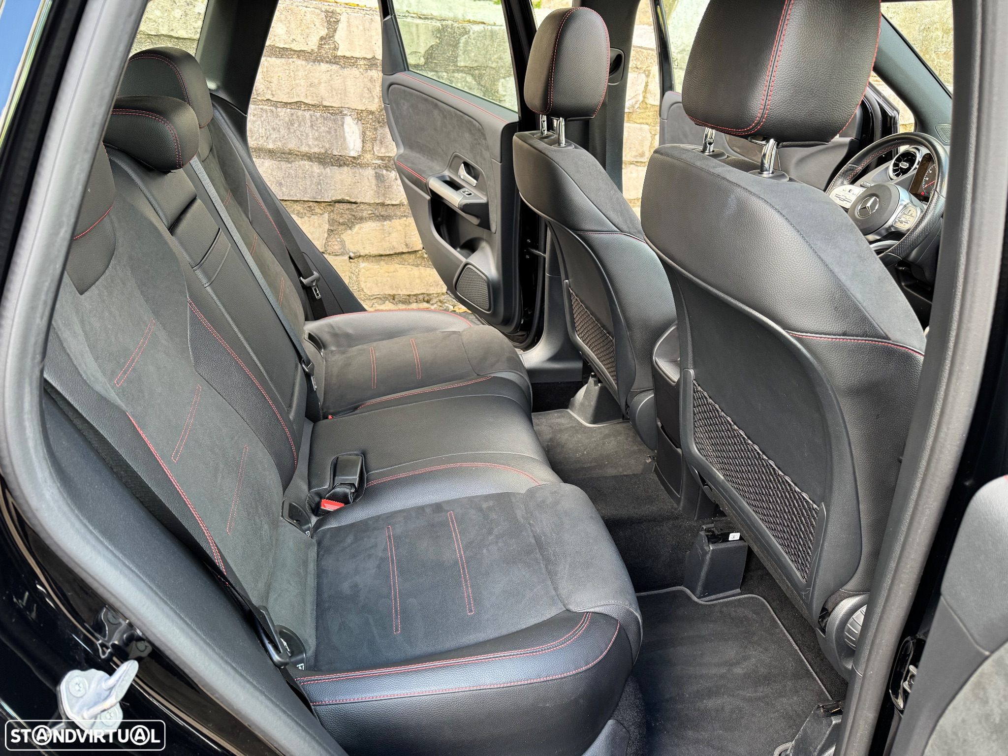 Mercedes-Benz B 180 d AMG Line - 26