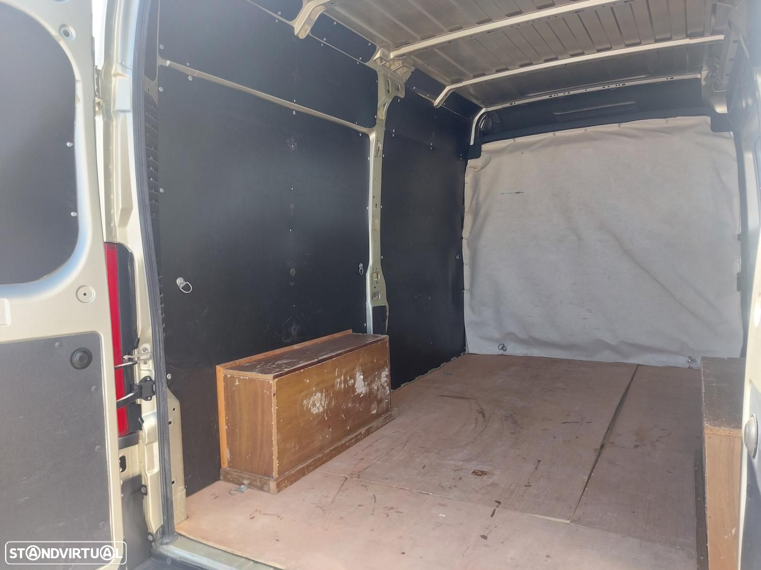 Peugeot Boxer 2.2 BlueHDi 330 L2H2 Premium - 140 cv - IVA Dedutível - 11