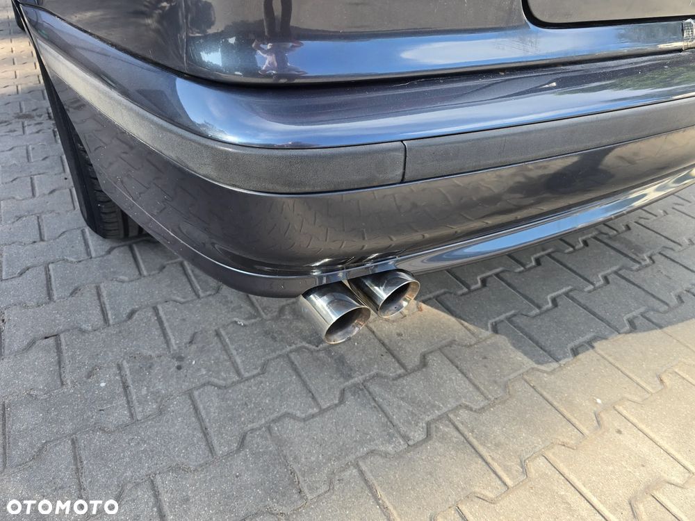 BMW Seria 5 520i - 4