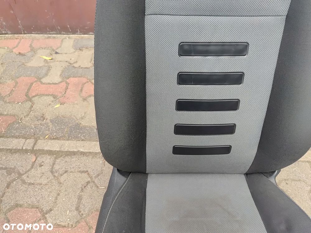 FOCUS MK2 LIFT FOTEL PRAWY PASAŻERA - 4