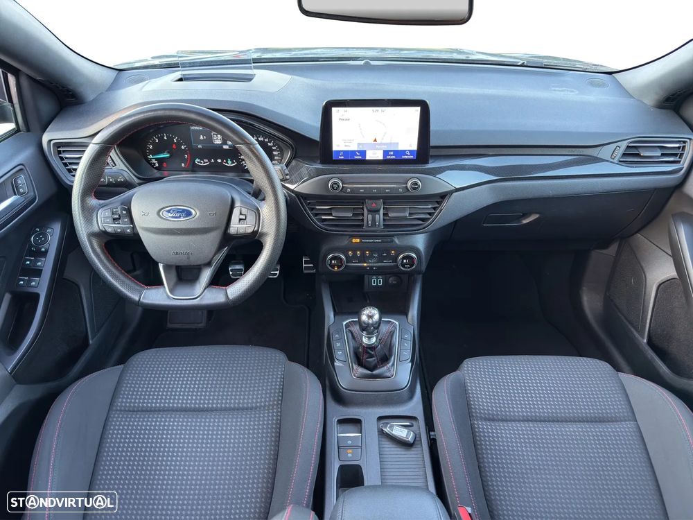 Ford Focus 1.0 EcoBoost Hybrid ST-LINE DESIGN - 8
