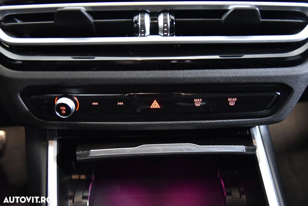 BMW Seria 3 320d xDrive M Sport - 17