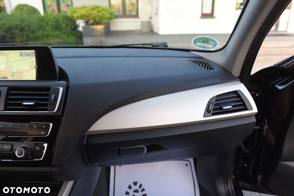 BMW Seria 1 116i - 36