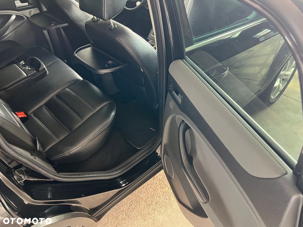Ford Kuga - 19