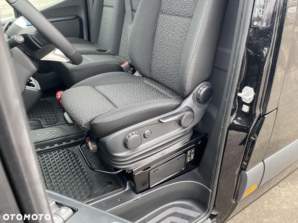 Mercedes-Benz Sprinter - 13