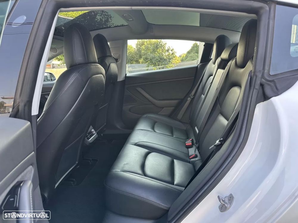 Tesla Model 3 Long-Range Dual Motor AWD - 28