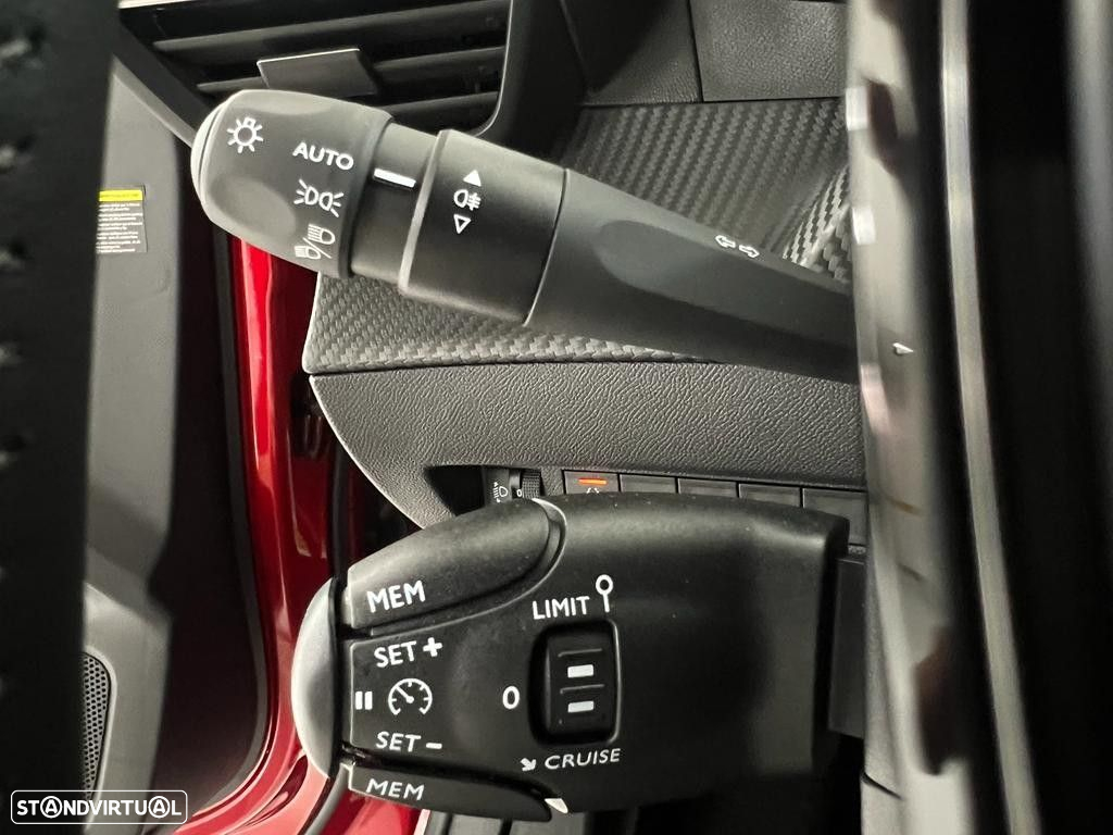 Peugeot 2008 1.2 PureTech Allure Pack - 17