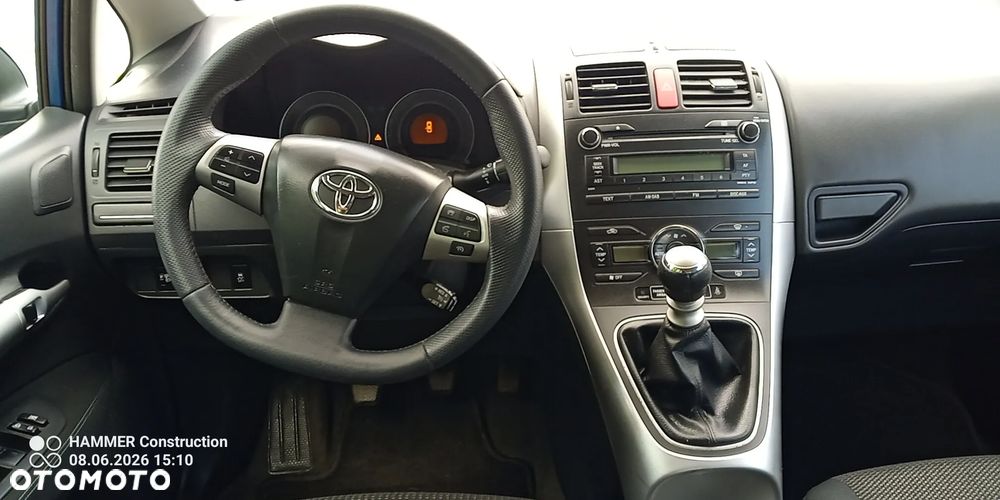 Toyota Auris 1.8 Premium - 34