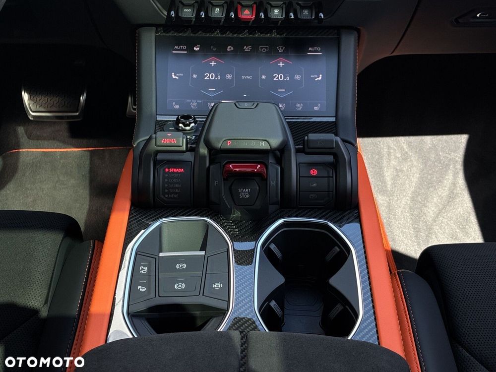 Lamborghini Urus - 12