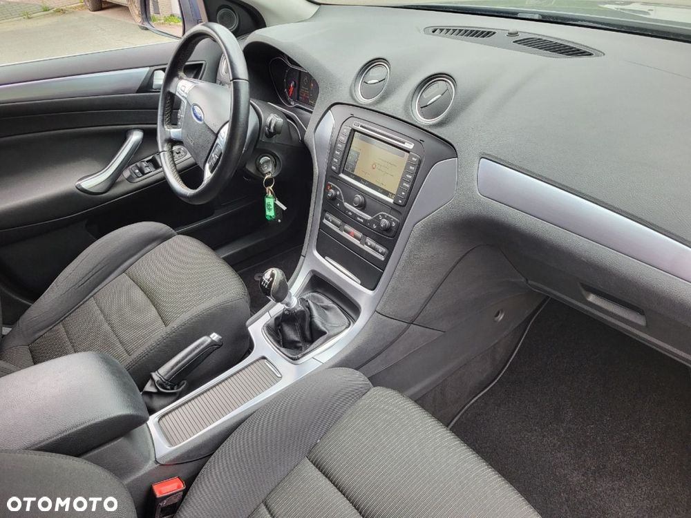 Ford Mondeo - 27