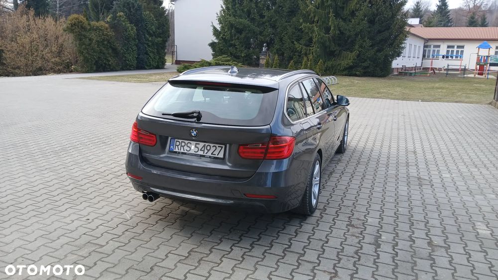 BMW Seria 3 330d Sport-Aut Luxury Line - 5