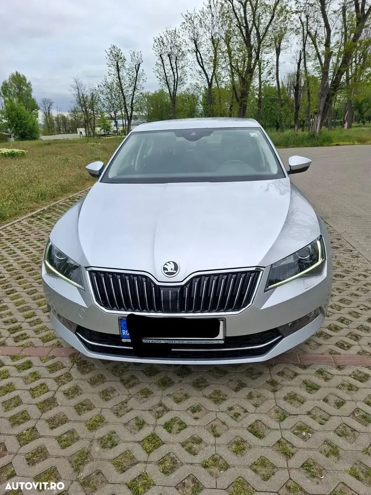 Skoda Superb 2.0 TDI Ambition - 11