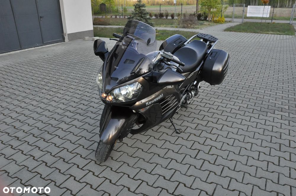 Kawasaki GTR - 5