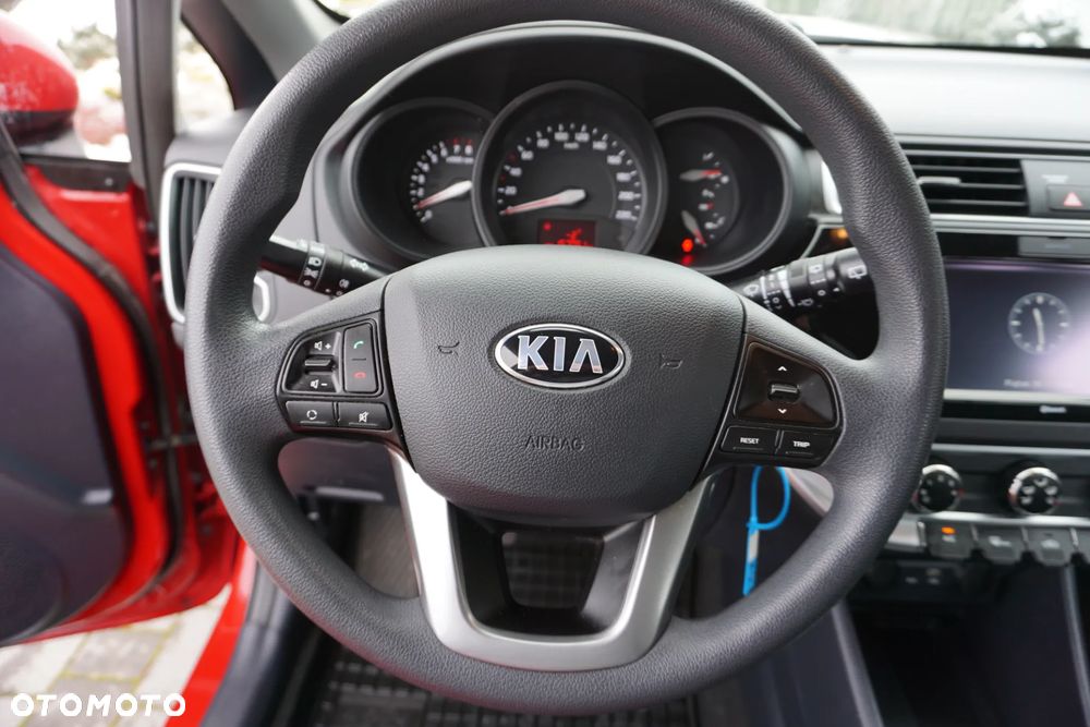 Kia Rio 1.2 L - 22