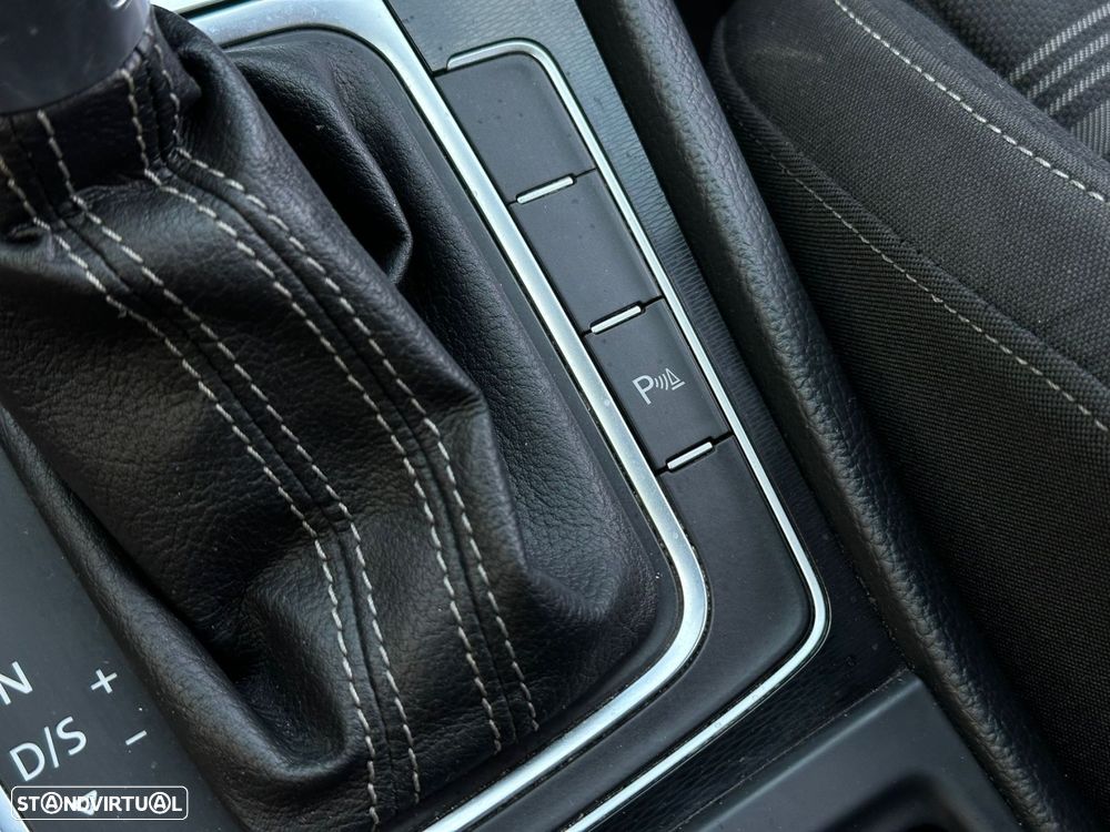 VW Golf 2.0 TDI GTD DSG - 24