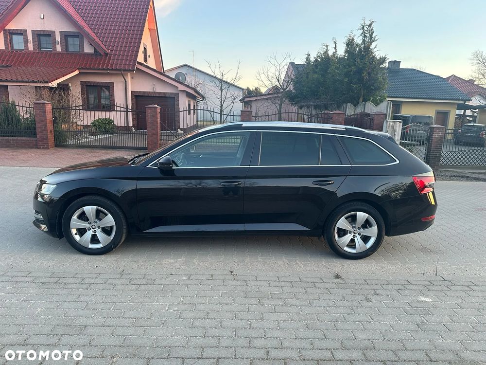 Skoda Superb 2.0 TDI SCR 4x4 Style DSG - 8