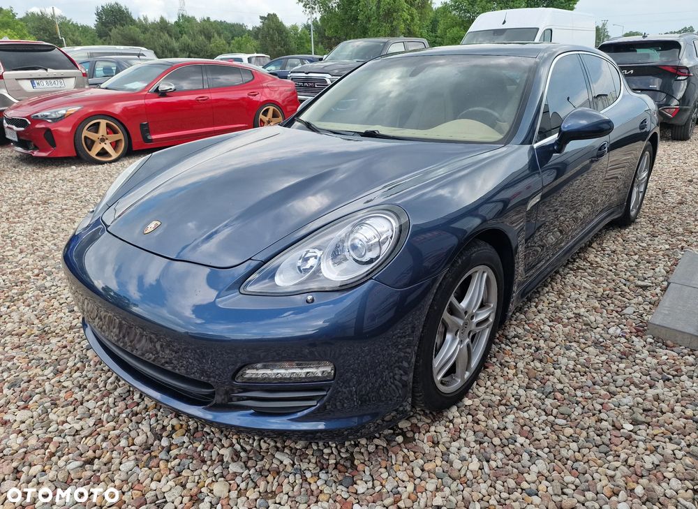 Porsche Panamera - 12