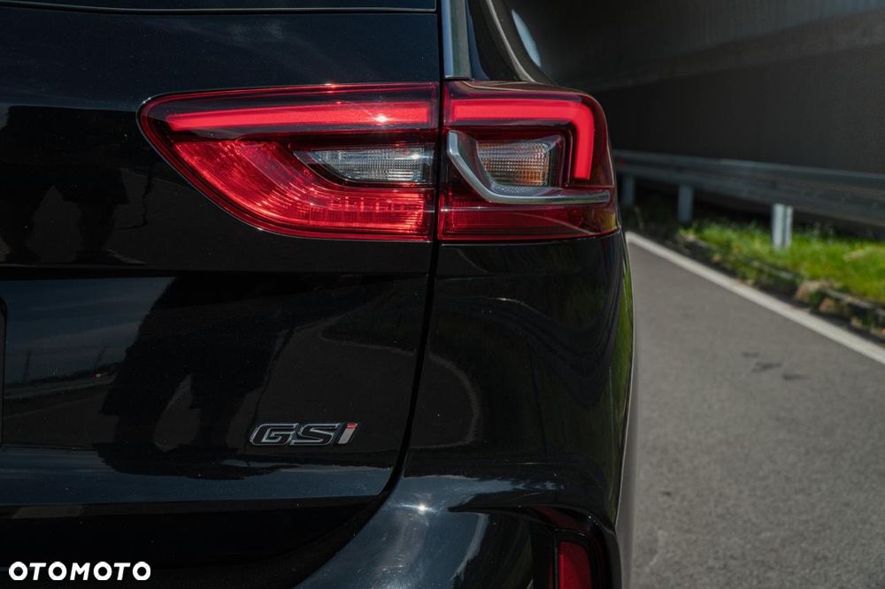 Opel Insignia 2.0 T 4x4 GSi + S&S - 28