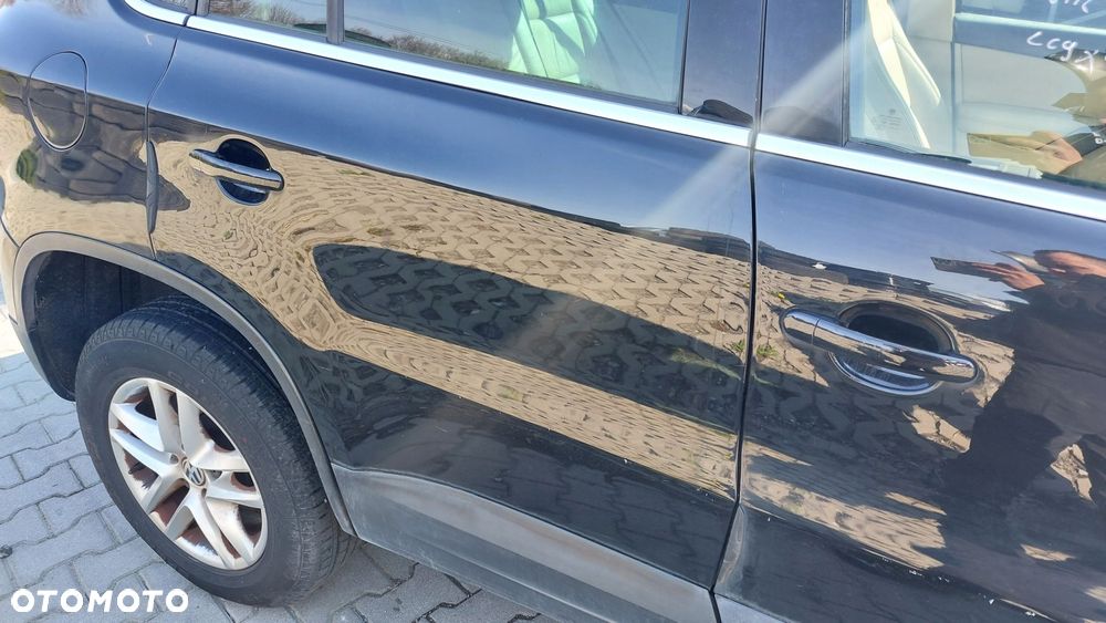 vw tiguan 1 5n 07-16r drzwi prawy tył lc9x kompletne - 2