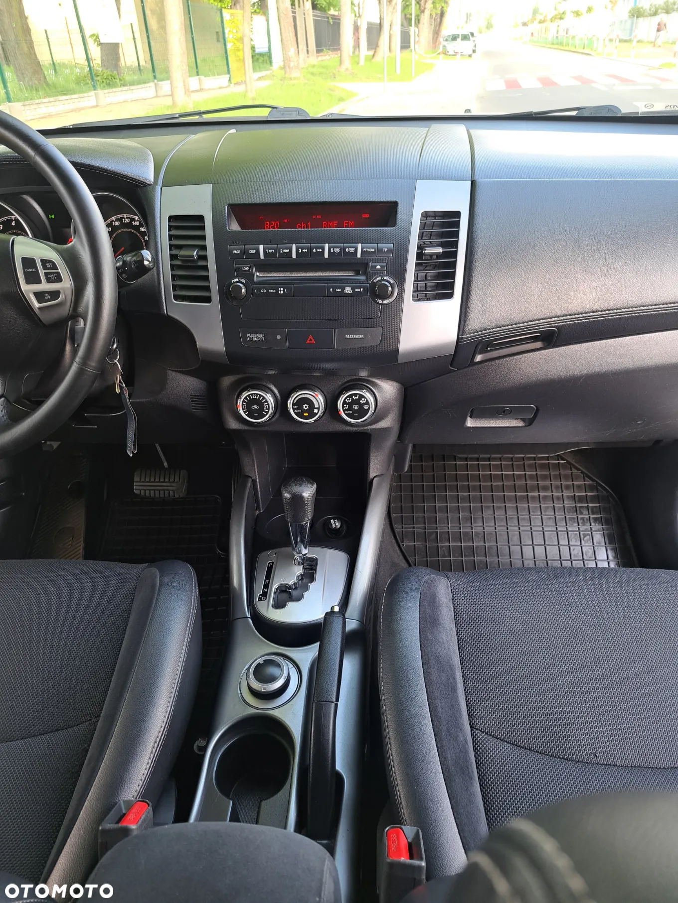 Mitsubishi Outlander 2.4 Instyle EU5 CVT - 24