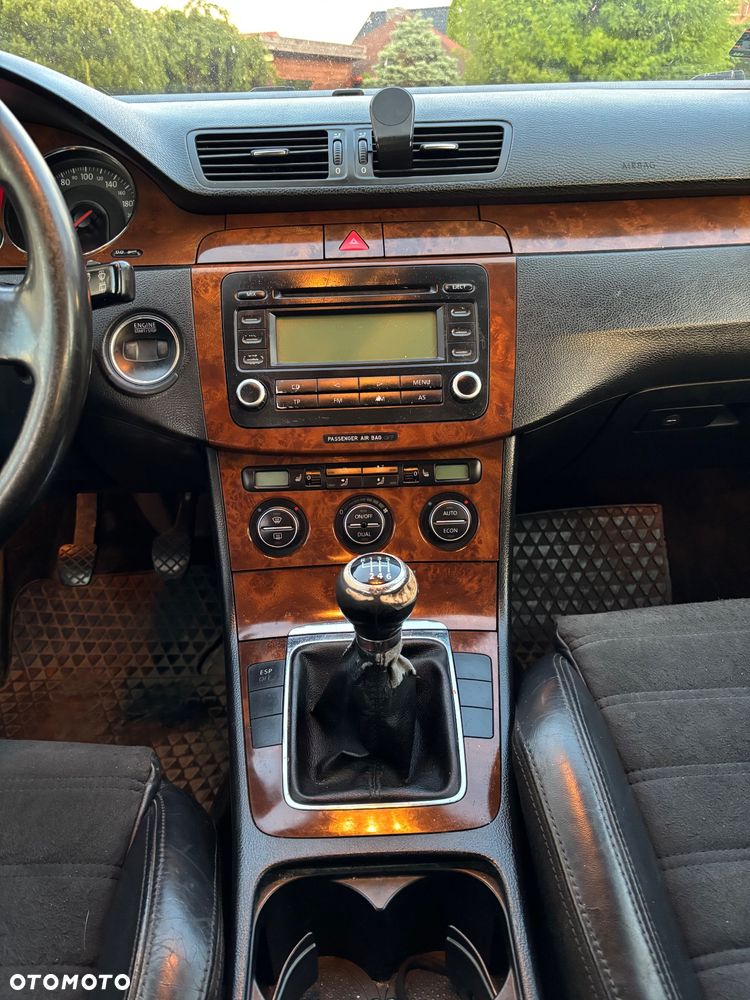 Volkswagen Passat 2.0 TDI Comfortline - 19