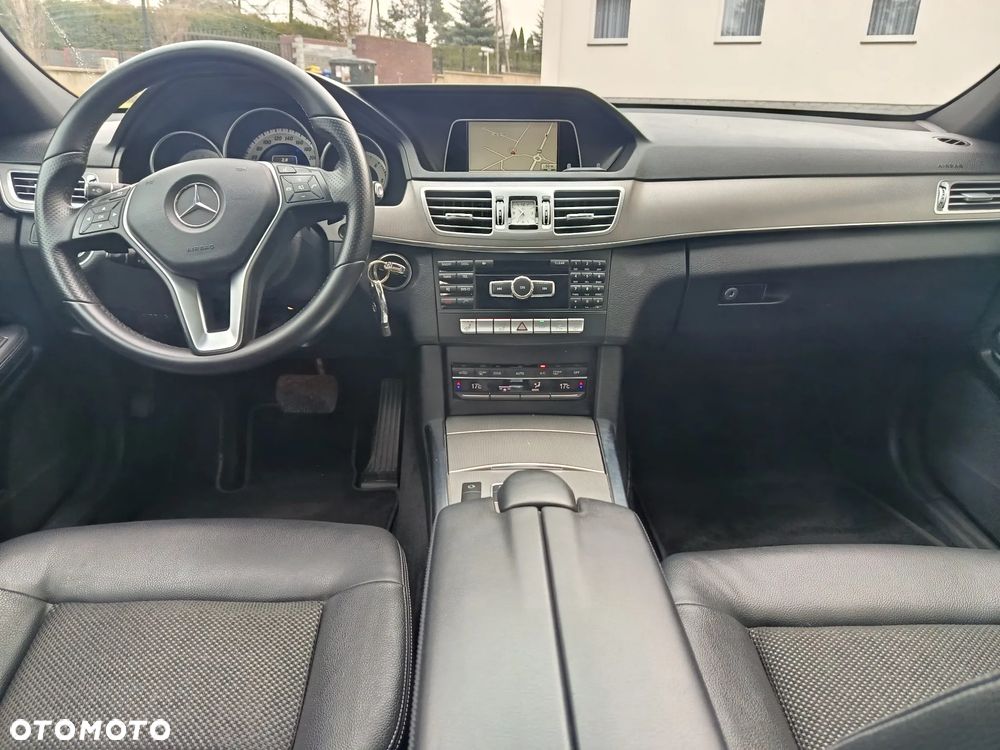 Mercedes-Benz Klasa E 220 CDI 7G-TRONIC Avantgarde - 28